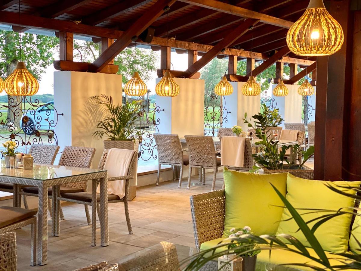 Istvan Parkhotel Es Gasztrofarm Sormás エクステリア 写真