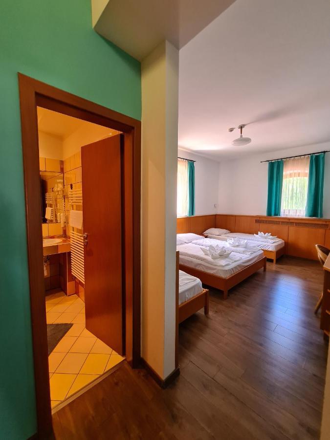 Istvan Parkhotel Es Gasztrofarm Sormás エクステリア 写真
